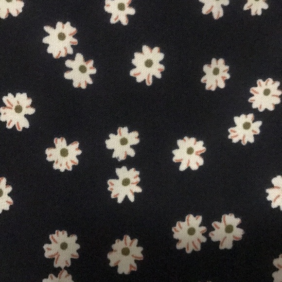 FLORAL Romper - Picture 3 of 3